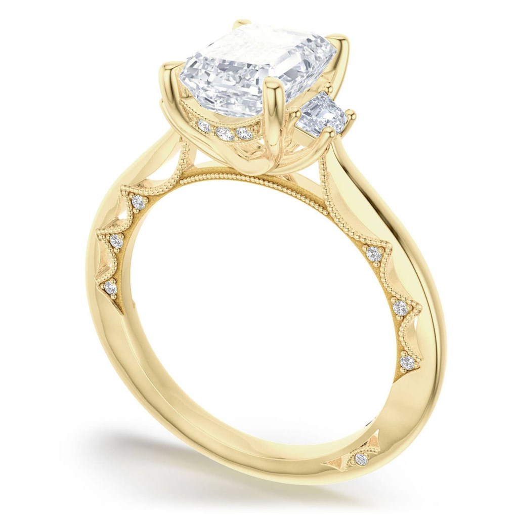 Tacori 18 Karat Yellow Gold Lunetta Cathedral With Cadillac Cut Diamond Sides 0.30 Ct