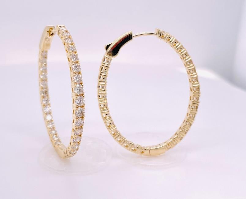 14 Karat Yellow Gold Large Oval Graduated Inside/OutsideHoop Earrings With 2.91Tw Round Diamonds