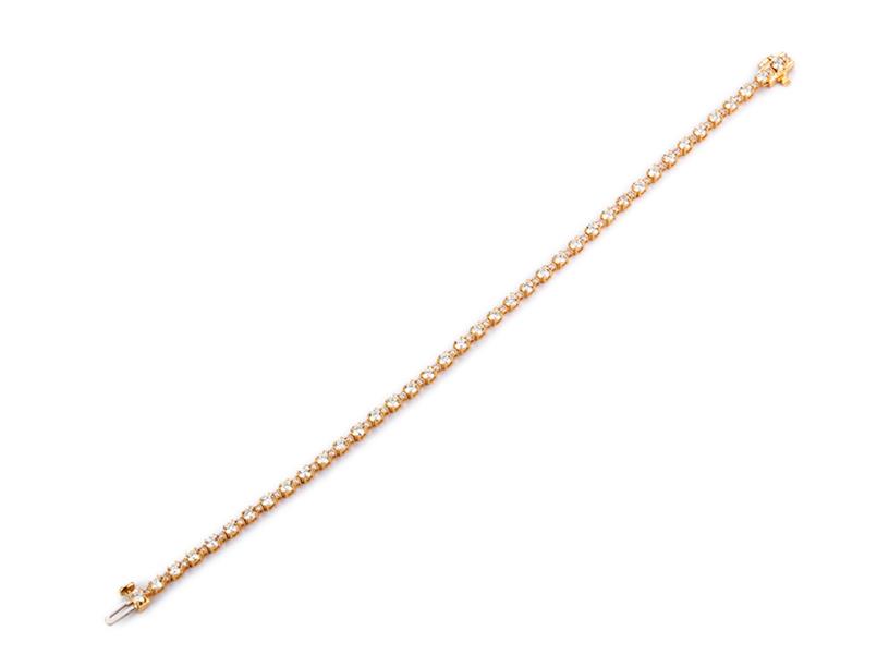 14 Karat Yellow Gold  Tennis Bracelet With 76=3.22Tw RoundDiamonds 
Length/Size: 7