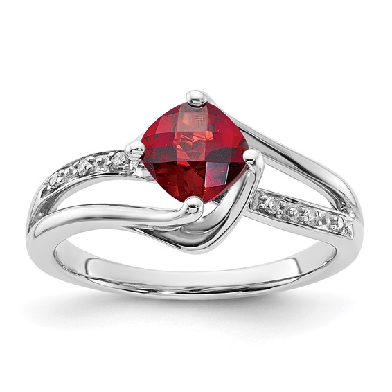 10 Karat White Gold 6.0 Mm Checkerboard Cushion Garnet And 0.03 Ct Diamond Ring