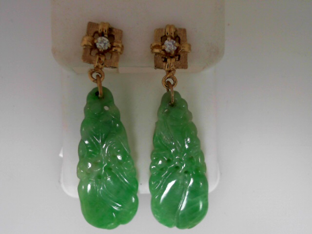 Estate14 Karat Yellow Gold  Jade& Diamond Dangle Earrings with posts and Friction Backs

Please Keep In Mind That When Buying Estate Items You Are Purchasing Something That Is Pre-Loved.  Most Estate Items Show Signs Of Wear, But That Is Also What Makes