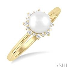 10 Karat Yellow Gold 6 mm Pearl Diamond Halo Ring 0.10 Ct