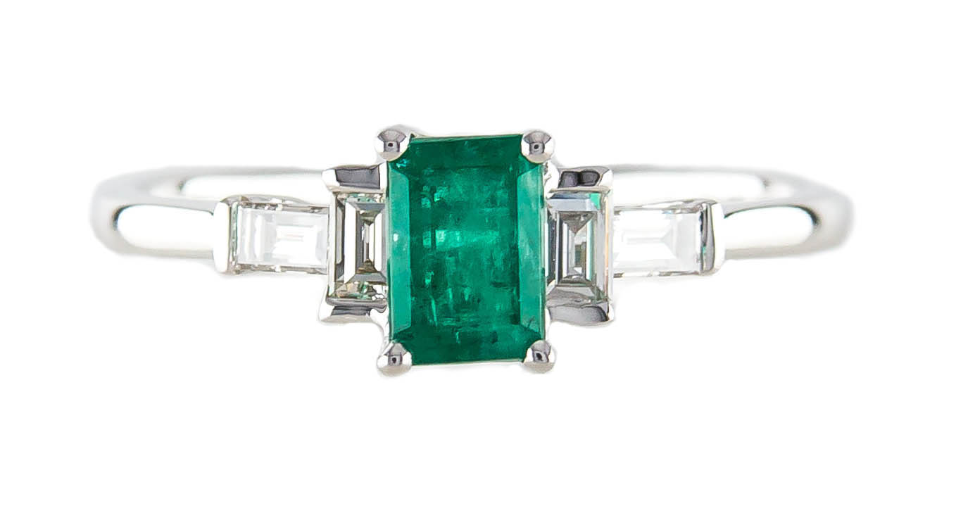 10Kw Emerald & Diamond Ring  Em=.57Ct D=.23Ct