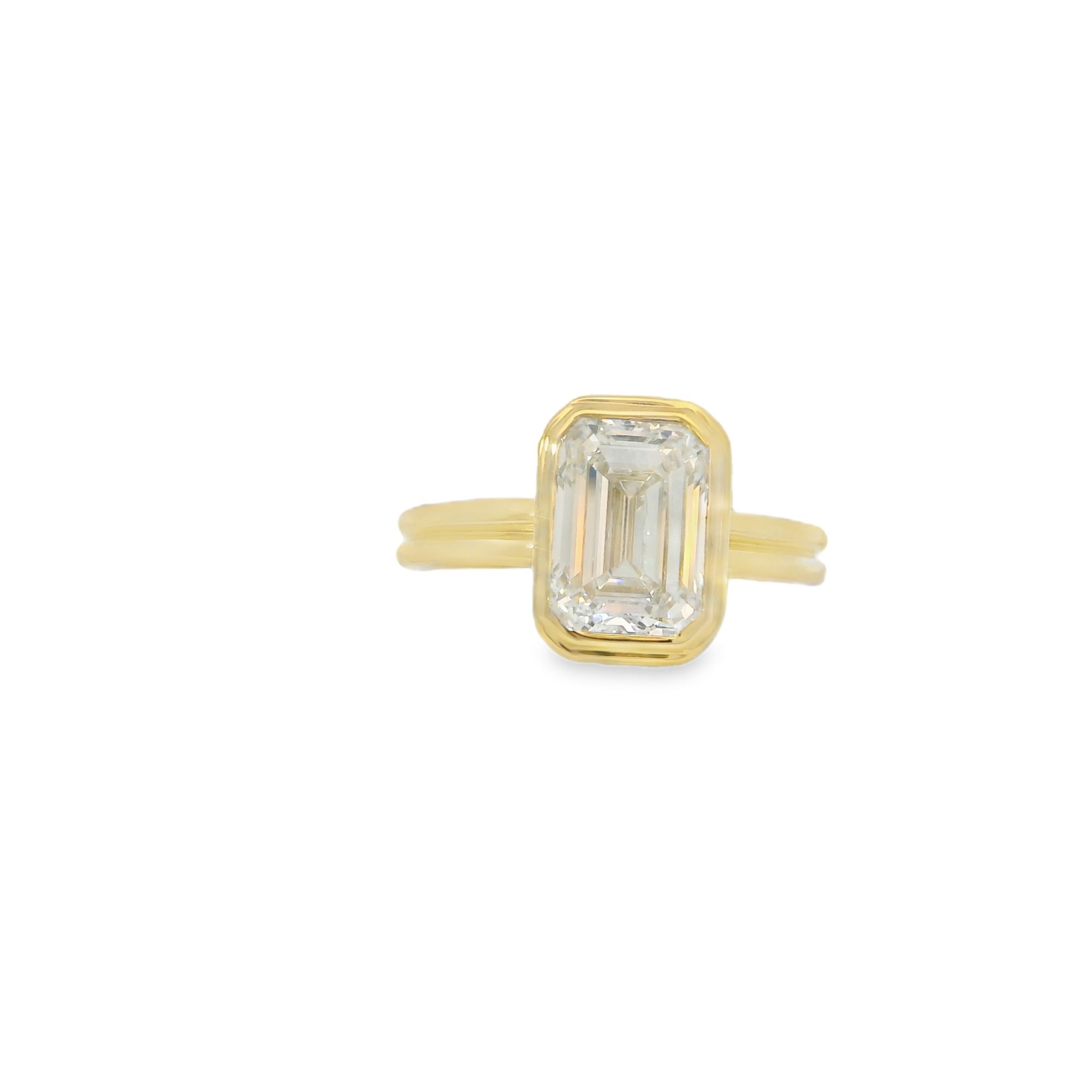 14ky Lab Grown Bezel Emerald Cut  VS1 E  LG622470584