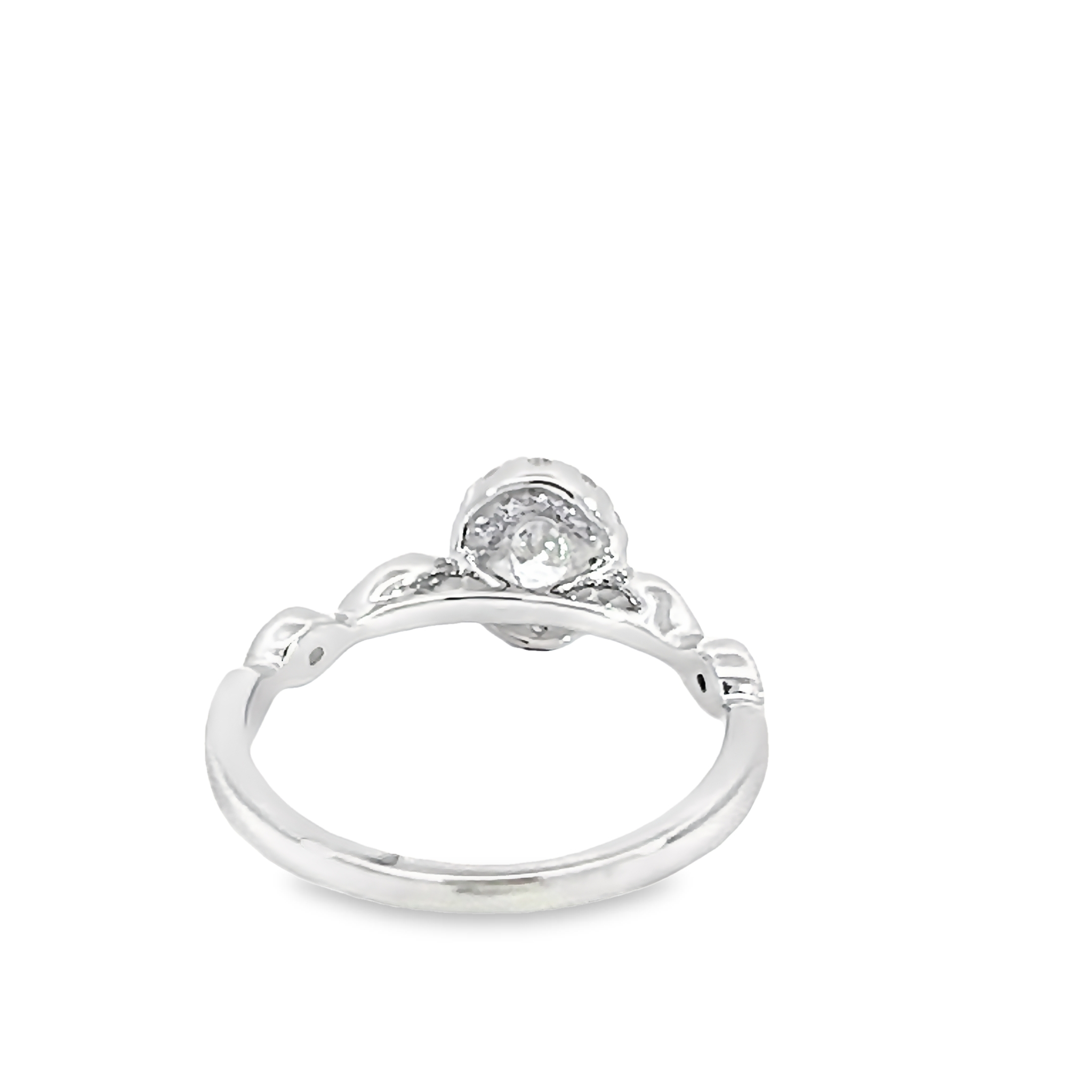 Round Halo Diamond Engagment Ring