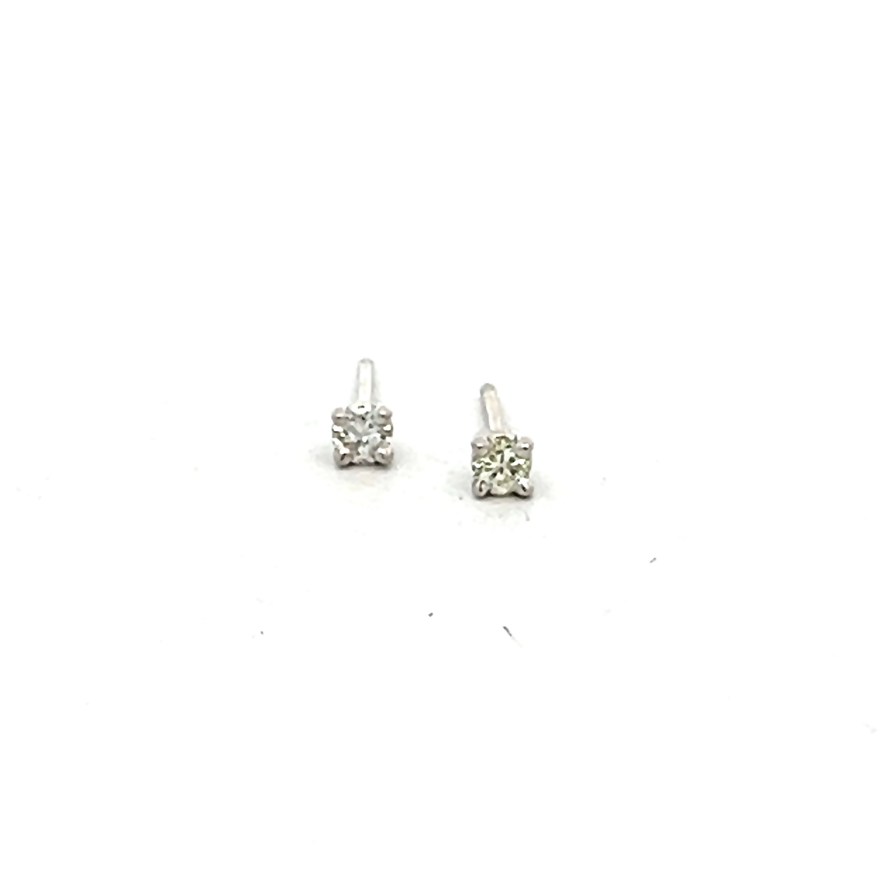 14k White Gold Diamond Stud Earrings