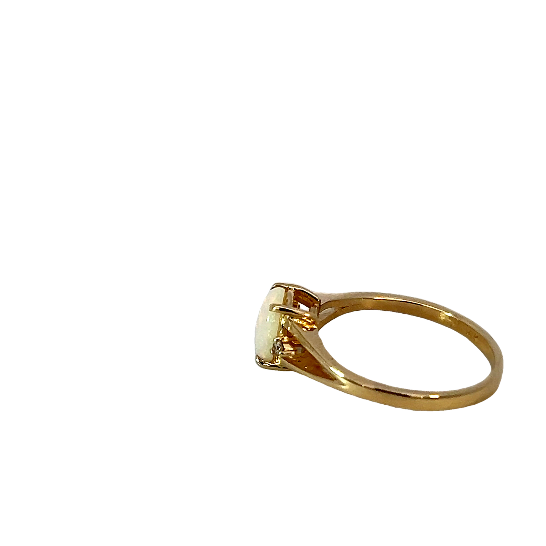 14k Yellow Gold Opal Fashion Ring