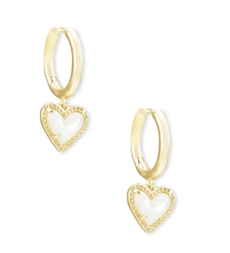 KENDRA SCOTT ARI COLLECTION HEART HUGGIE 14K YELLOW GOLD PLATED BRASS FASHION EARRINGS WITH IVORY MOTHER OF PEARL