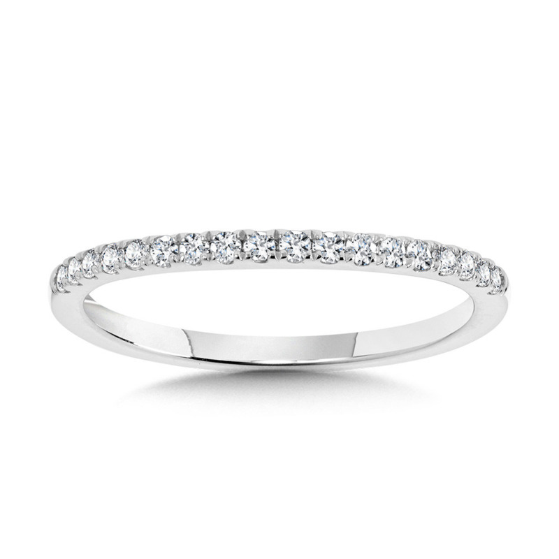 14K WHITE GOLD PAVE DIAMOND WEDDING BAND SIZE 6.25 WITH 18=0.19TW ROUND H SI3-I1 DIAMONDS   (1.49 GRAMS)