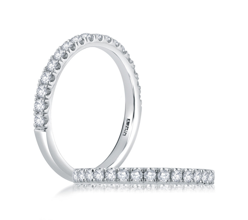 18K WHITE GOLD DIAMOND WEDDING BAND SIZE 6 WITH 27=0.15TW ROUND G-H SI1 DIAMONDS   (2.00 GRAMS)