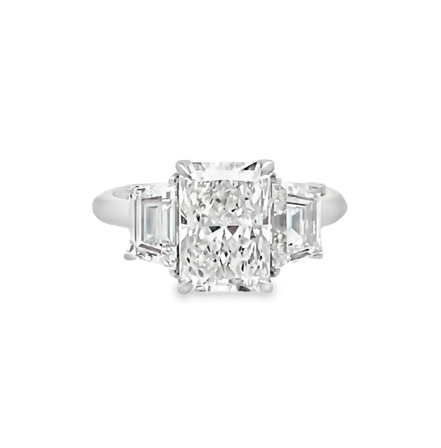 14K WHITE GOLD 3 STONE LAB GROWN DIAMOND RING SIZE 6.5 WITH ONE = 2.54CT RADIANT E VS1 LAB GROWN DIAMOND AND 2 = 1.37TW TRAPEZOID F-G VS2 LAB GROWN DIAMONDS  (4.68 GRAMS)   (LABORATORY-CREATED DIAMONDS CANNOT BE RETURNED OR EXCHANGED BEYOND 30 DAYS.  DUE