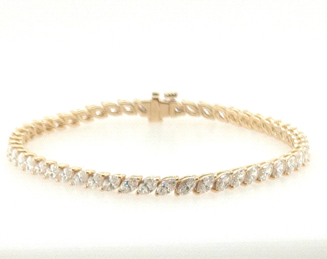 Real Diamonds Rainbow Sapphire princess cut bracelet bangle 14k 18k gold at  Rs 163978.81/piece in Surat