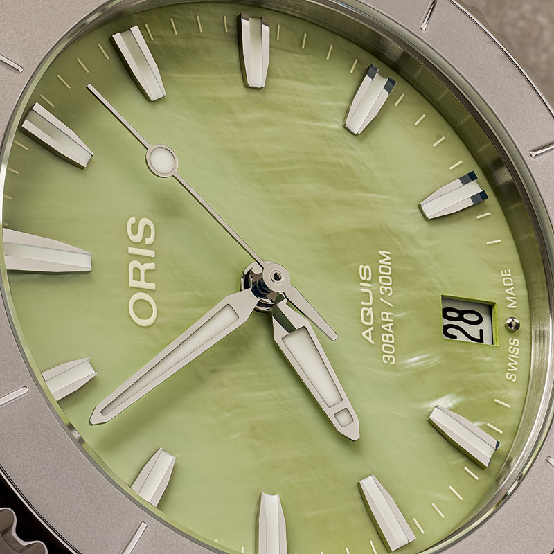 Oris Aquis Date Green Mother Of Pearl Dial 001 510 02954