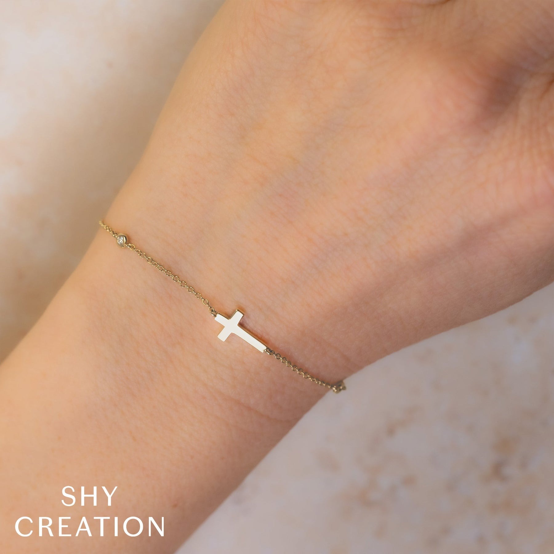 Shy Creation Kate Diamond Bezel Cross Bracelet