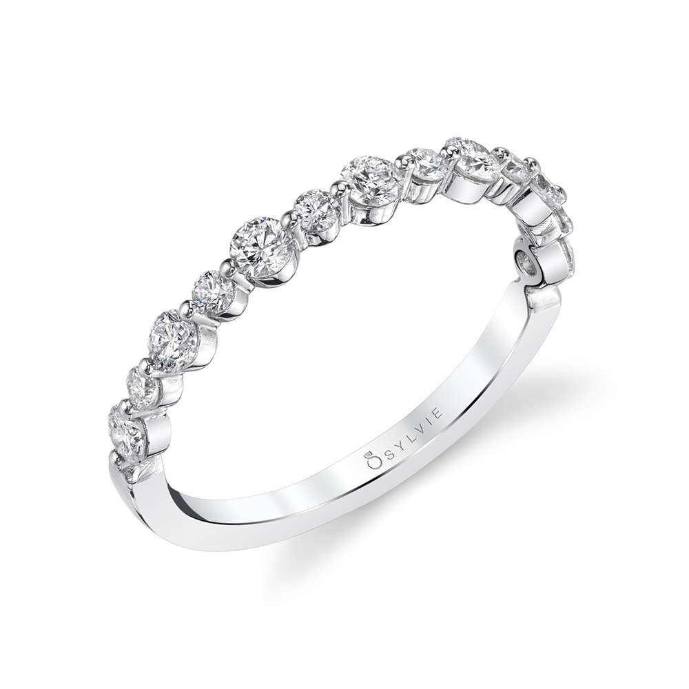 14K WHITE GOLD BAND WITH .51CTTW ALTERNATING LARGE AND SMALL ROUND SI CLARITY & G COLOR DIAMONDS