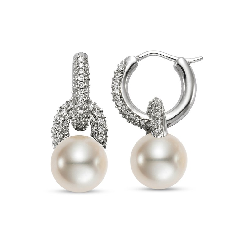 18k White Gold With 0.75ctw Diamonds And 9.5-10.0mm Pearls, Doorknocker Earrings By Providence Diamond Collection