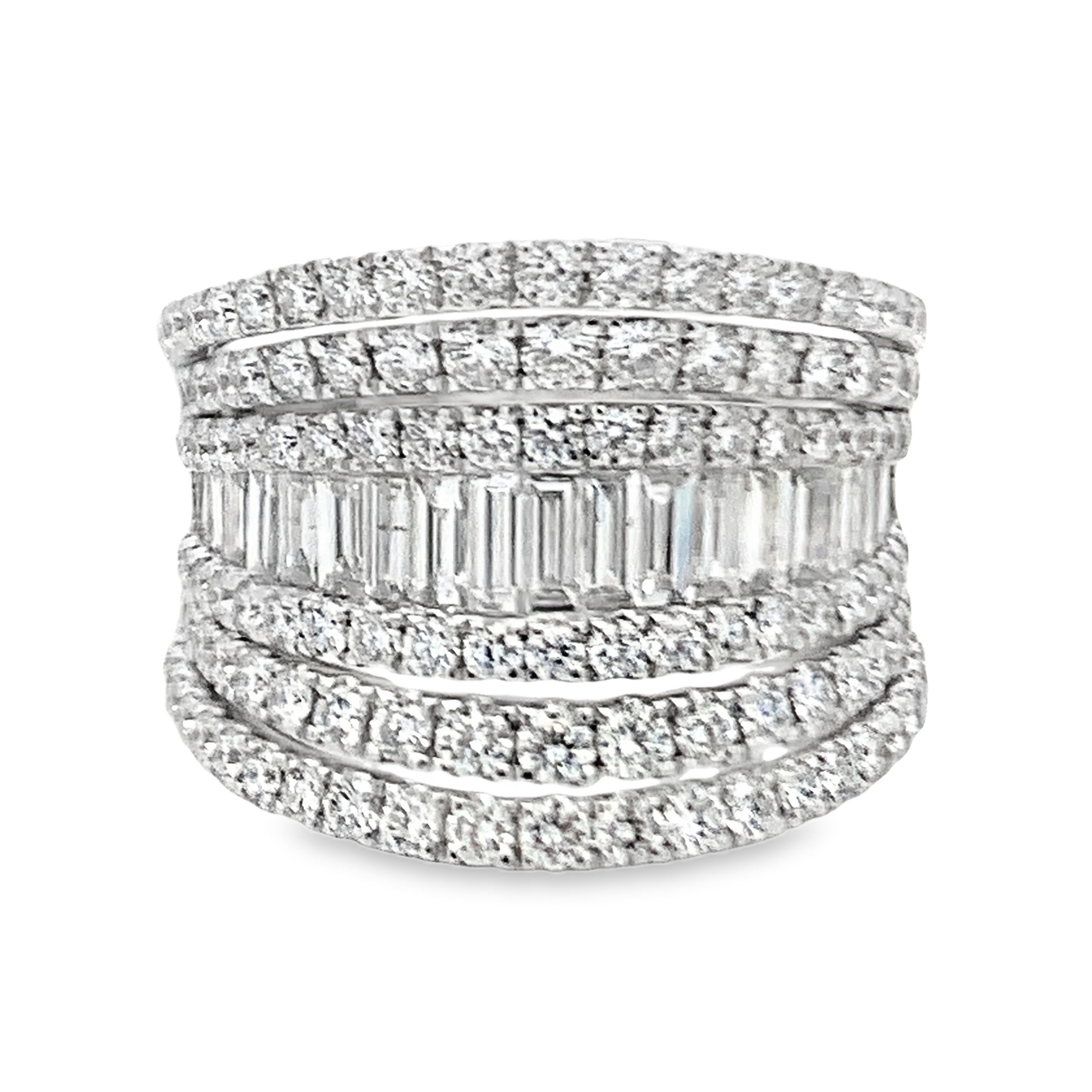 18K White Gold Concave Diamond Ring