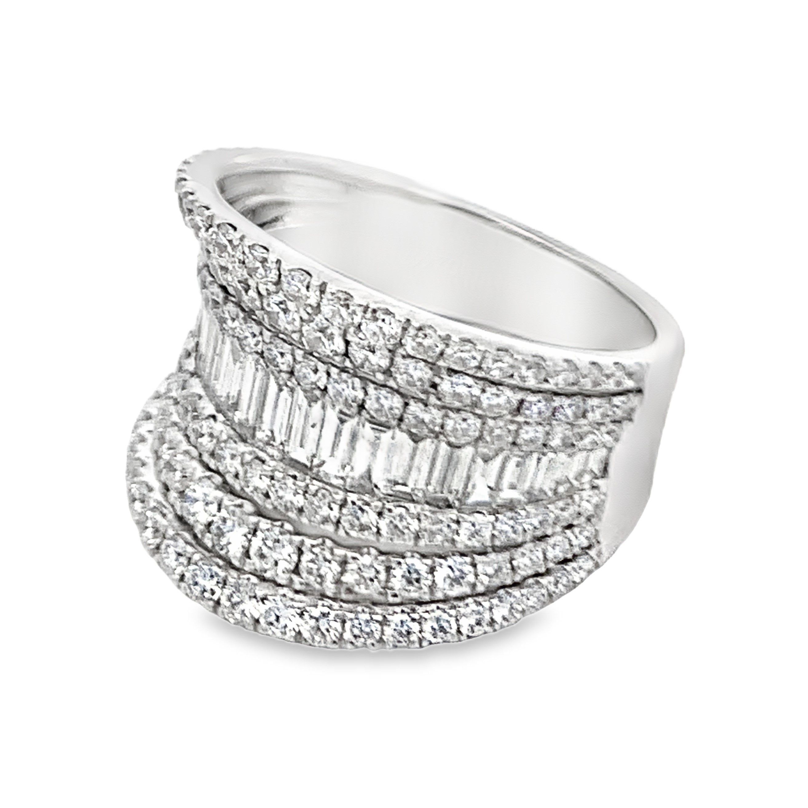 18K White Gold Concave Diamond Ring