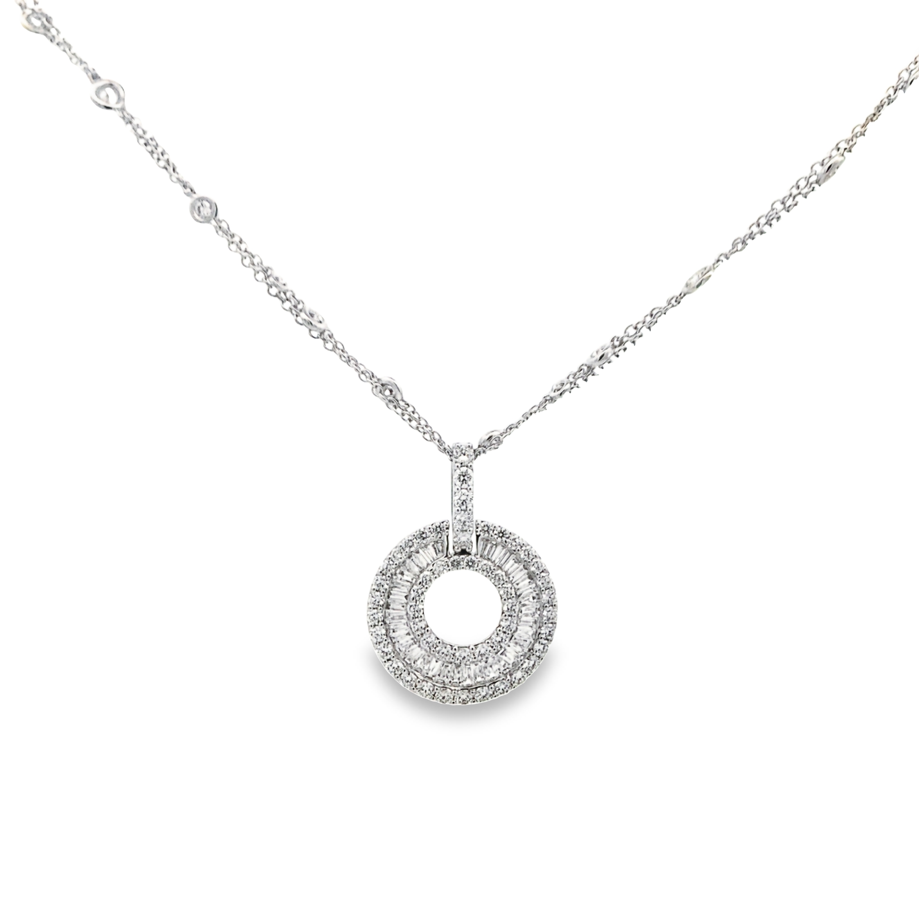 Damaso 18K White Gold Diamond Circle Pendant